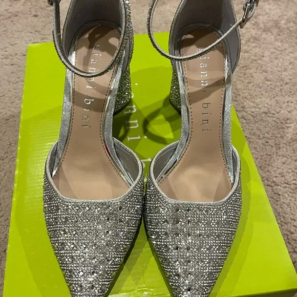 Gianni Bini size 6 silver formal shoes - Picture 12 of 15